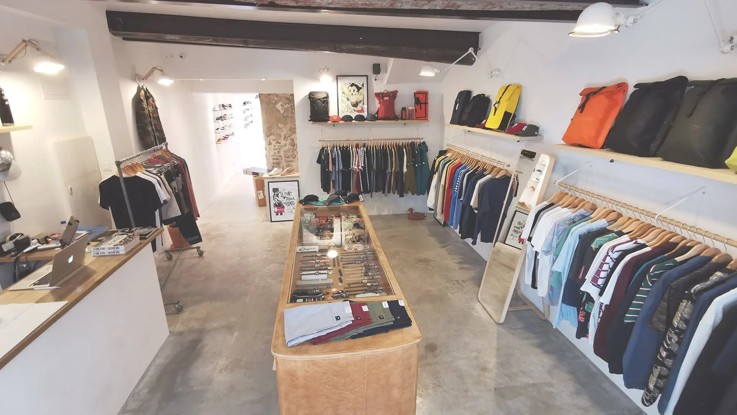 Pants & shorts Atalante Store