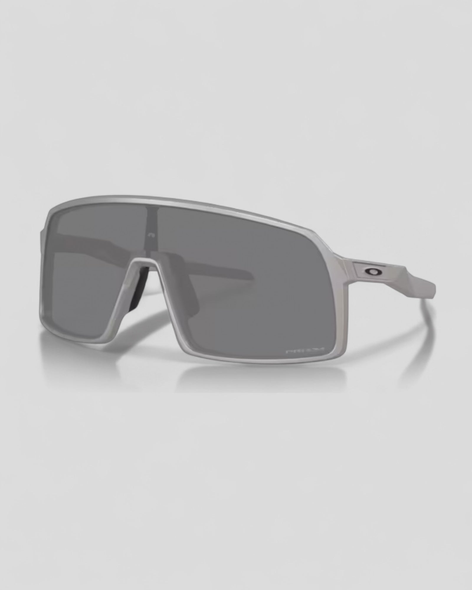 Oakley || Sutro Titanium w / Prizm Black - M' Oakley