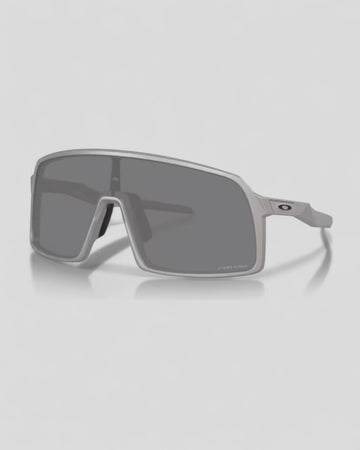Oakley || Sutro Titanium w / Prizm Black - M' Oakley