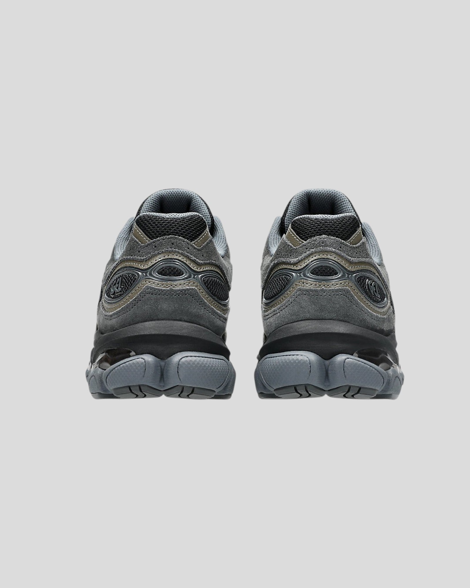 Asics || Gel NYC 2.0 - Black/ Graphite Grey Asics