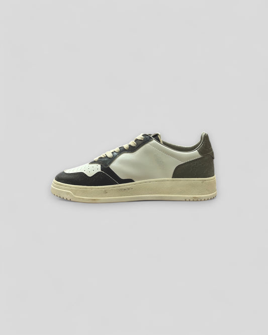 Autry || Super Vintage SV46- Kaki/Black  - M' Autry