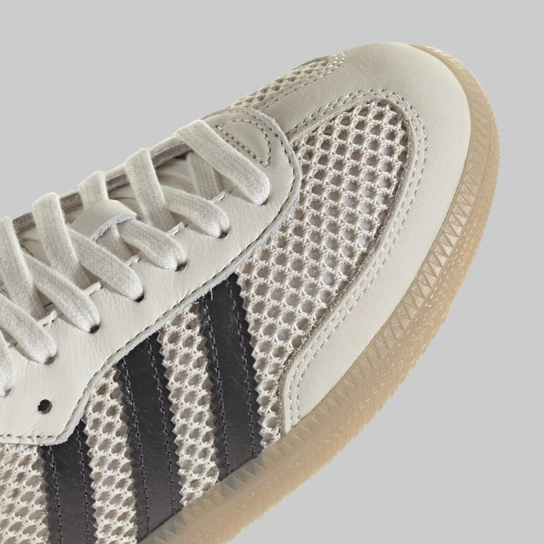 Adidas || Samba OG - Offwhite / Carbon / Black - M’ Adidas