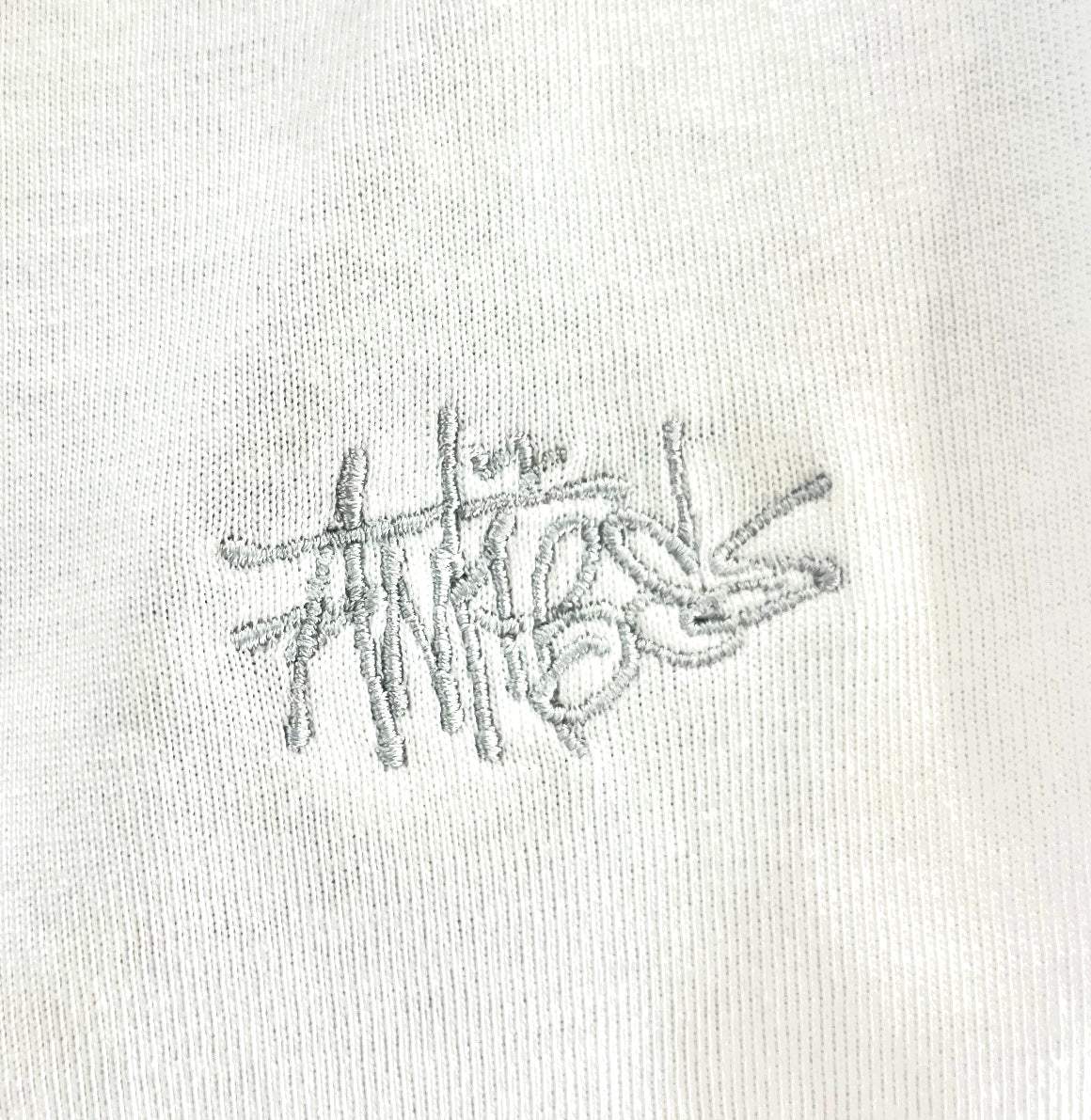Antibes || Graff Logo Broderie - White/White Antibes