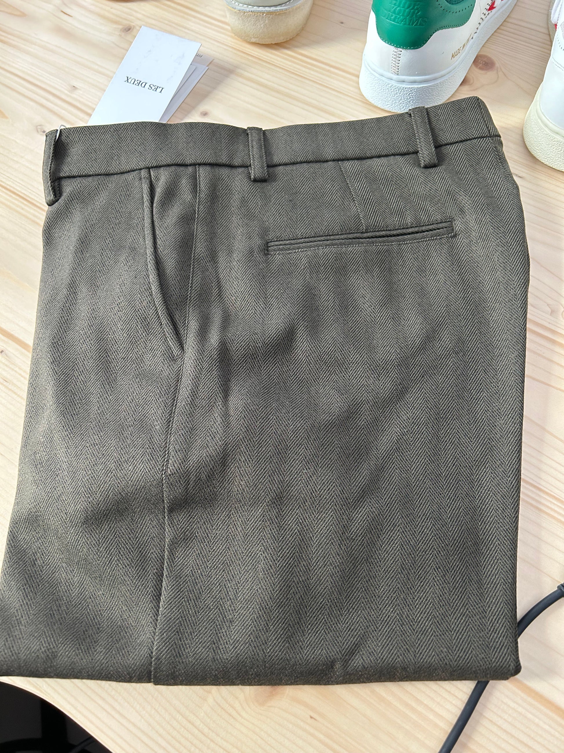 Les Deux || Como Reg Herringbone Suit Pants - Olive/ Dark Brown Les Deux