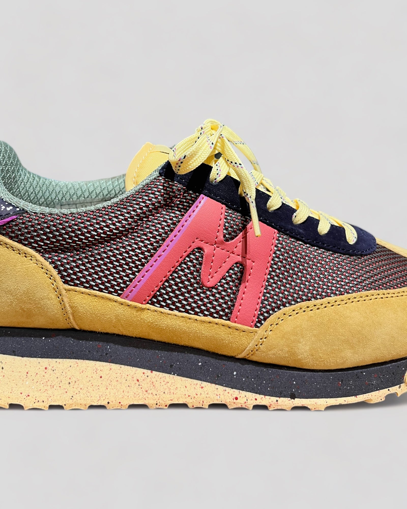 Karhu || Mestari Control - Curry/Mineral Red Karhu