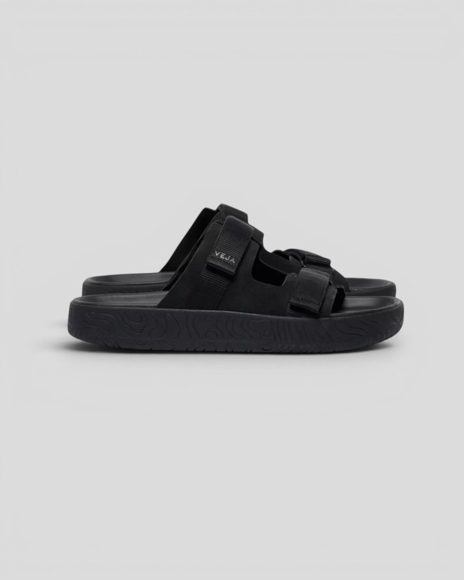 Veja || Arpoador - Full Black - M’ Veja