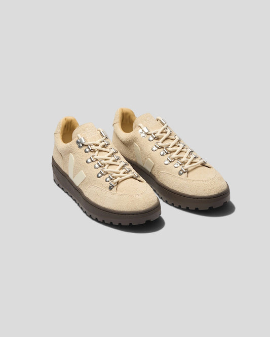 Veja || Atlas Suede - Almond Eagle - M’ Veja