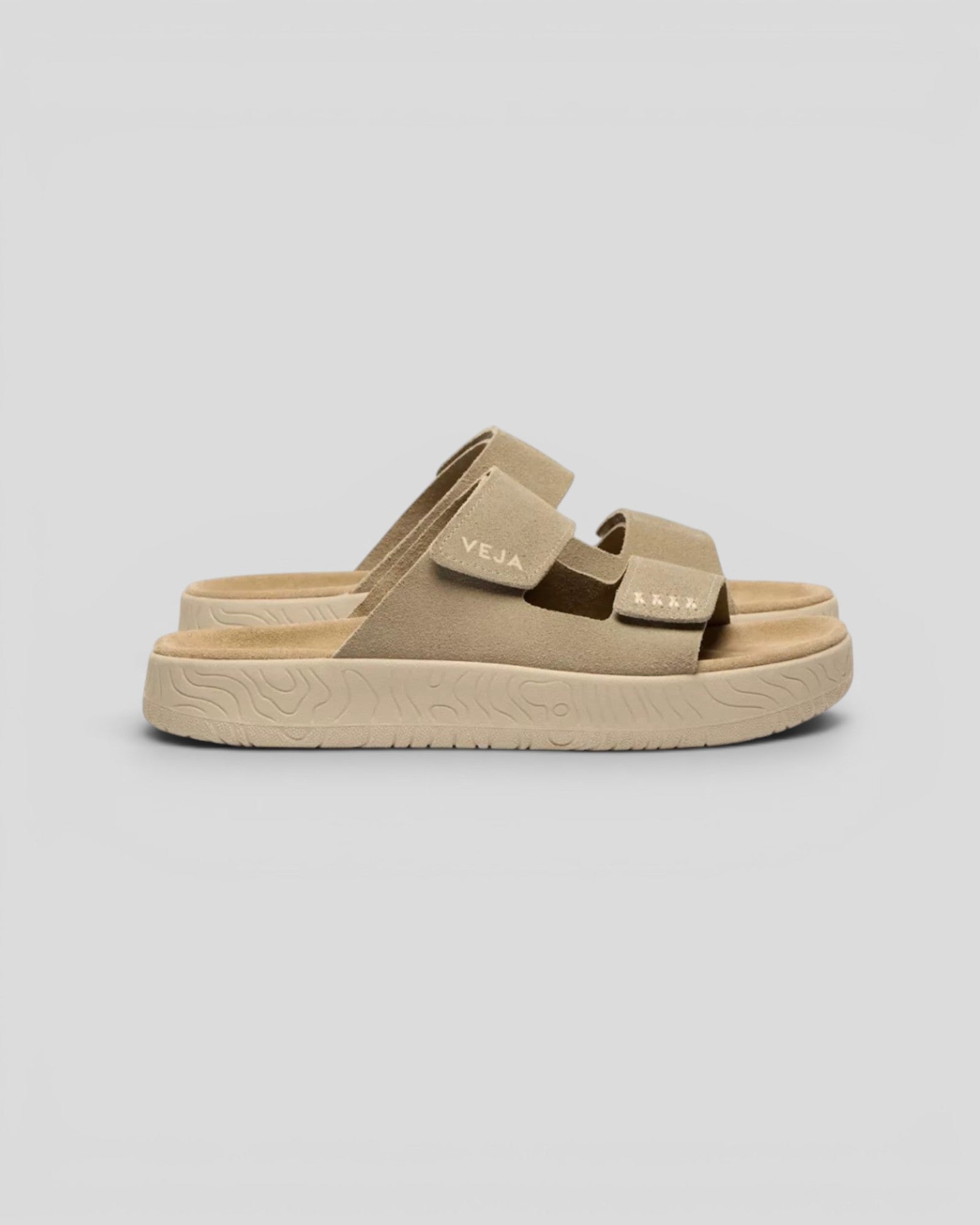 Veja || Etna - Taupe Almond - M’ Veja