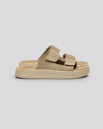 Veja || Etna - Taupe Almond - M’ Veja