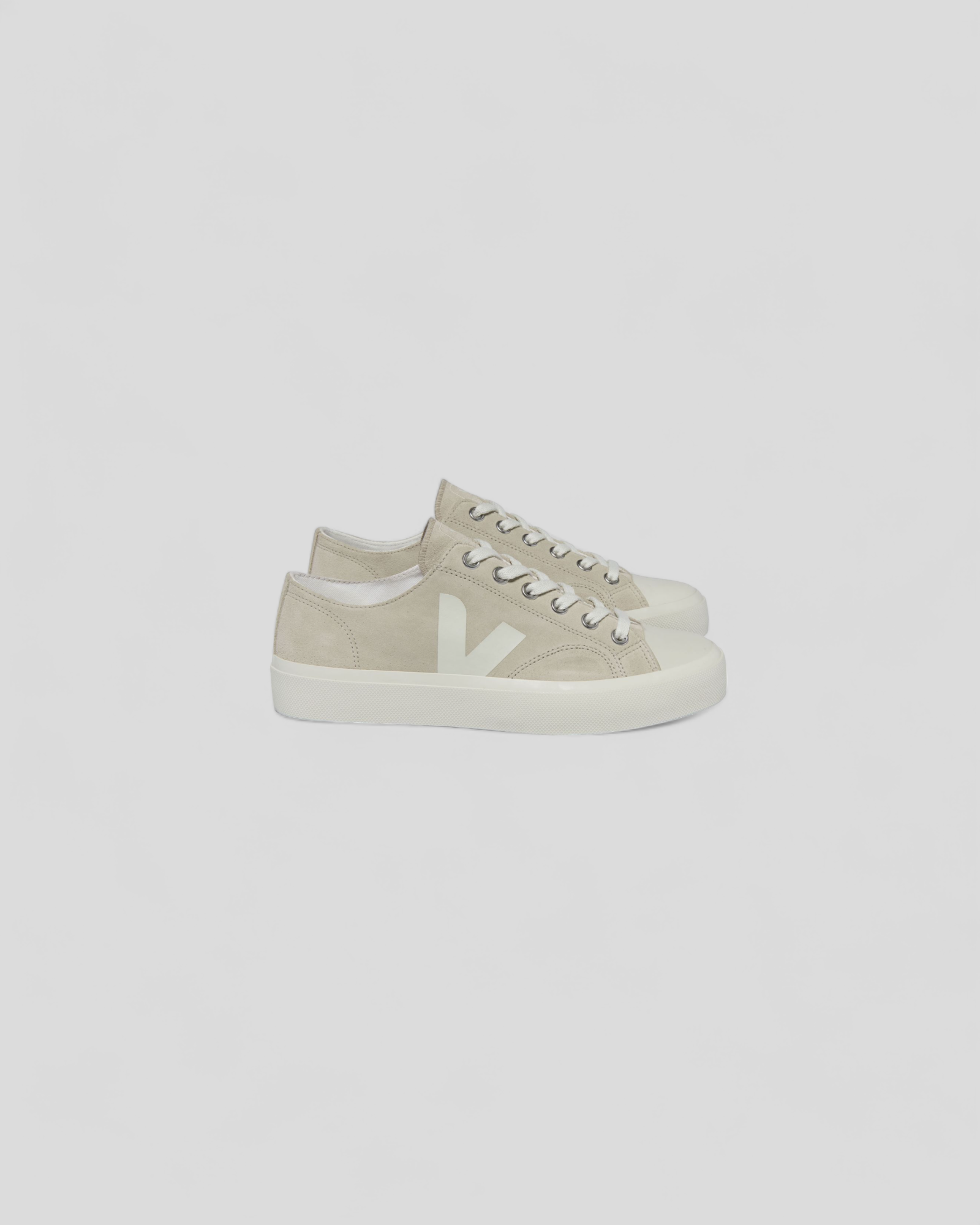 Veja || Wata II - Suede Almond Pierre