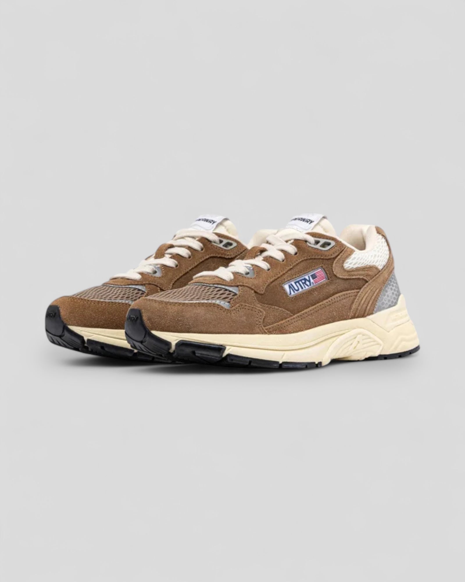 Autry || Hyperway Low Man - UM04 Suede / Mesh Cigar / Silver Autry