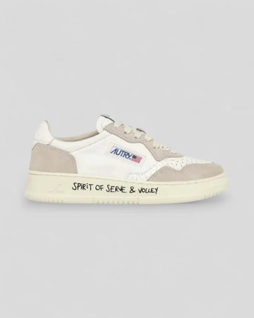 Autry || Medalist - VY01 - White/Sand Autry