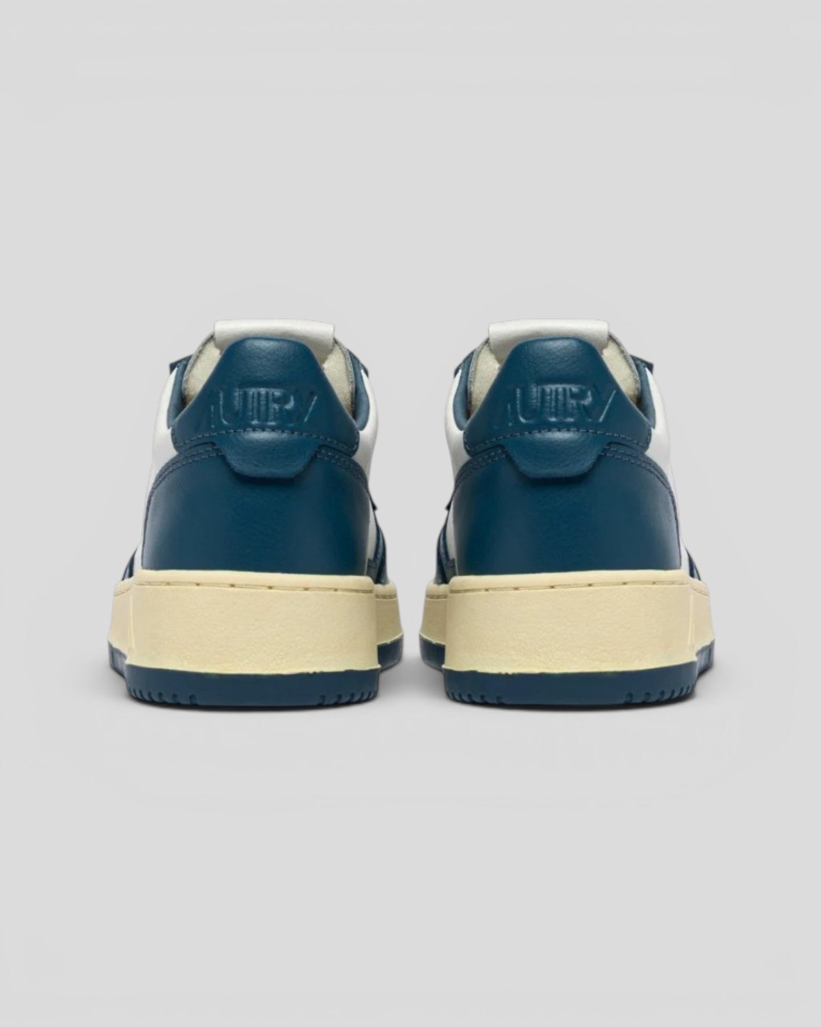 Autry || Medalist M' WB69 - White/ Blue Autry