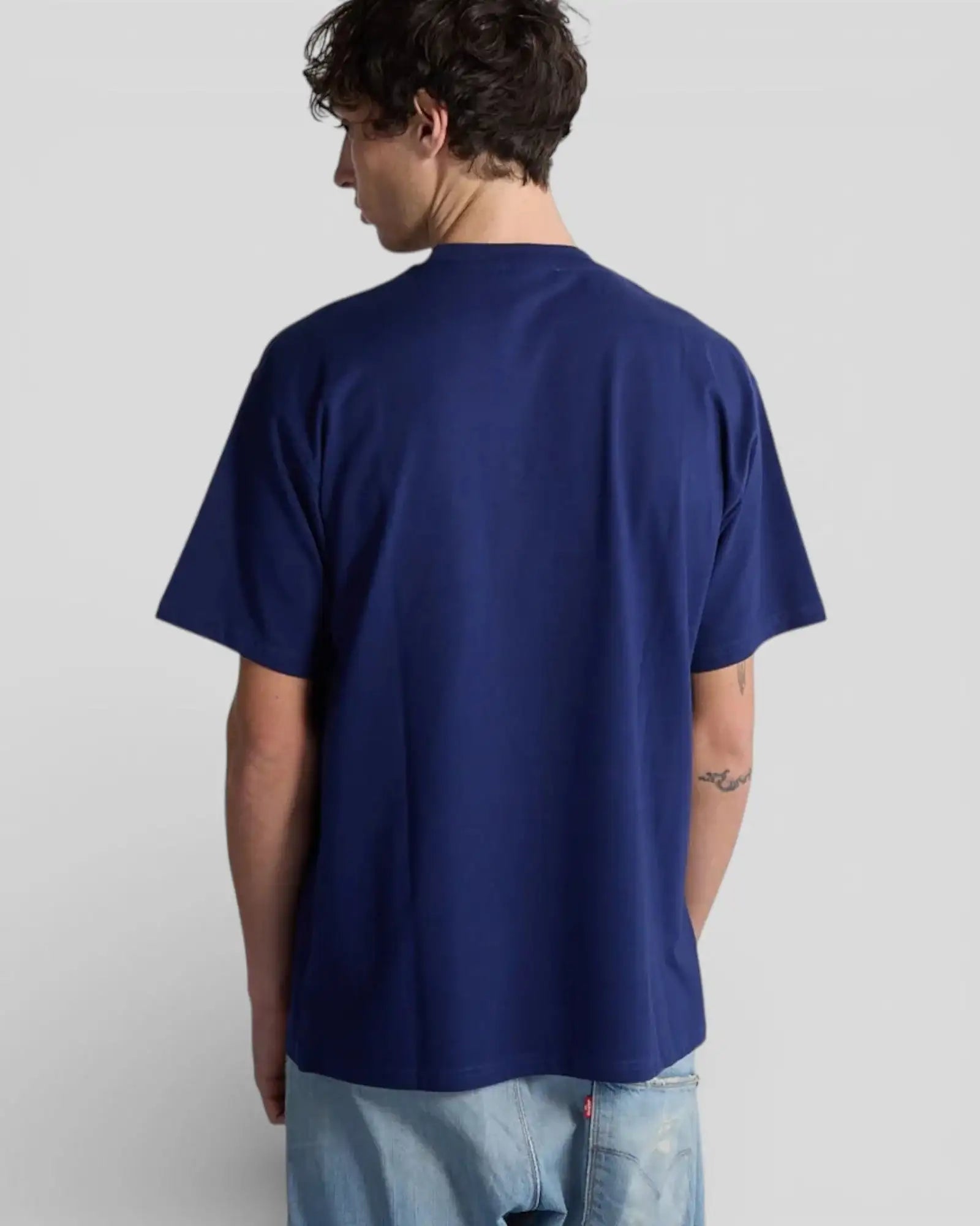 Bisous Skateboard || Glamour T-Shirt - Royal Bisous Skateboards