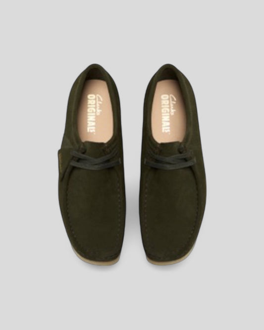 Clarks || Wallabee - Forest Green Suede - M'