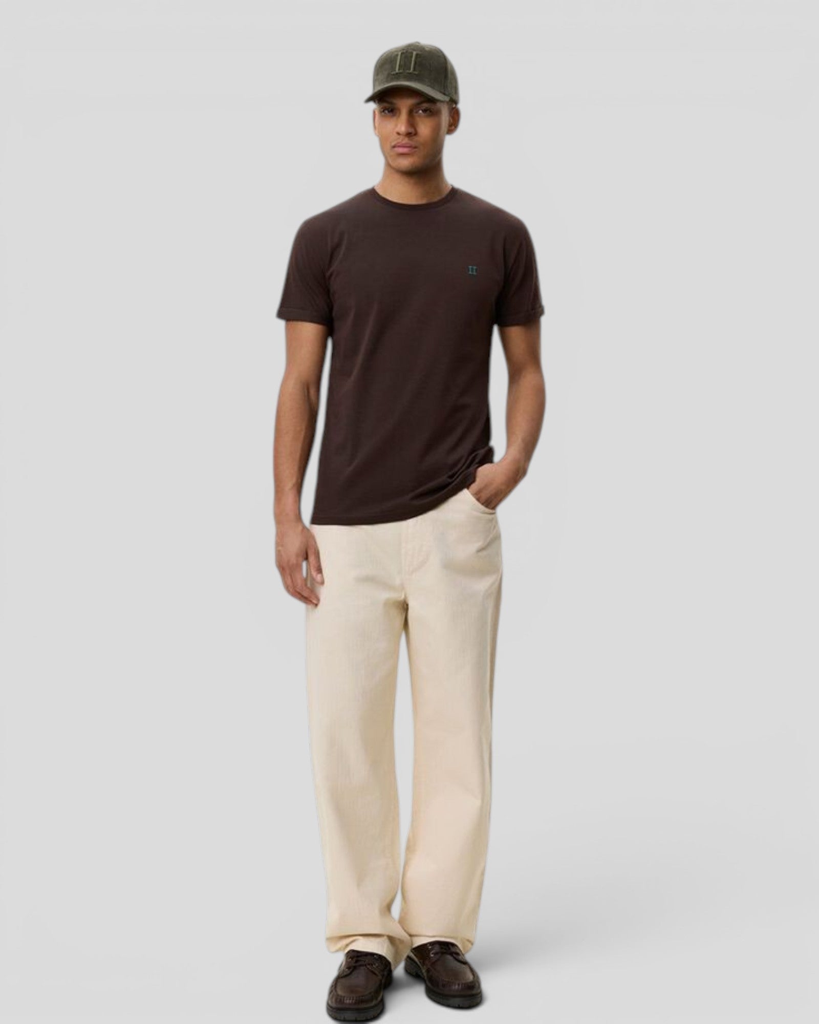 Les Deux || Core Seasonal T-Shirt - Molé Brown Les Deux