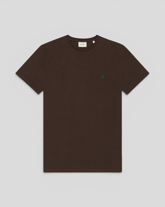 Les Deux || Core Seasonal T-Shirt - Molé Brown Les Deux