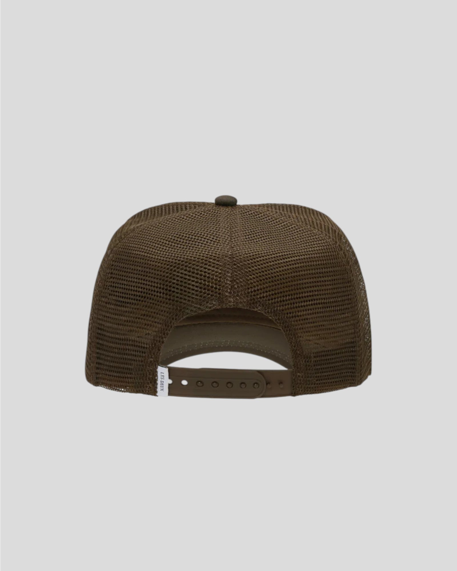 Les Deux || Basketball Player Trucker Cap - Ivory Les Deux