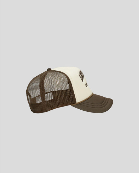 Les Deux || Basketball Player Trucker Cap - Ivory Les Deux