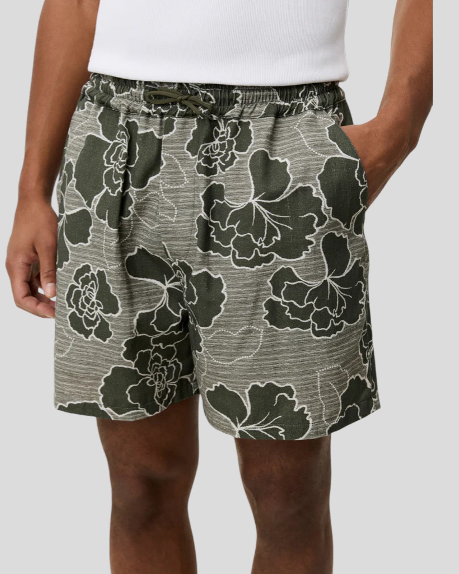 Les Deux || Charlie Poppy AOP Shorts - Olive Night Les Deux