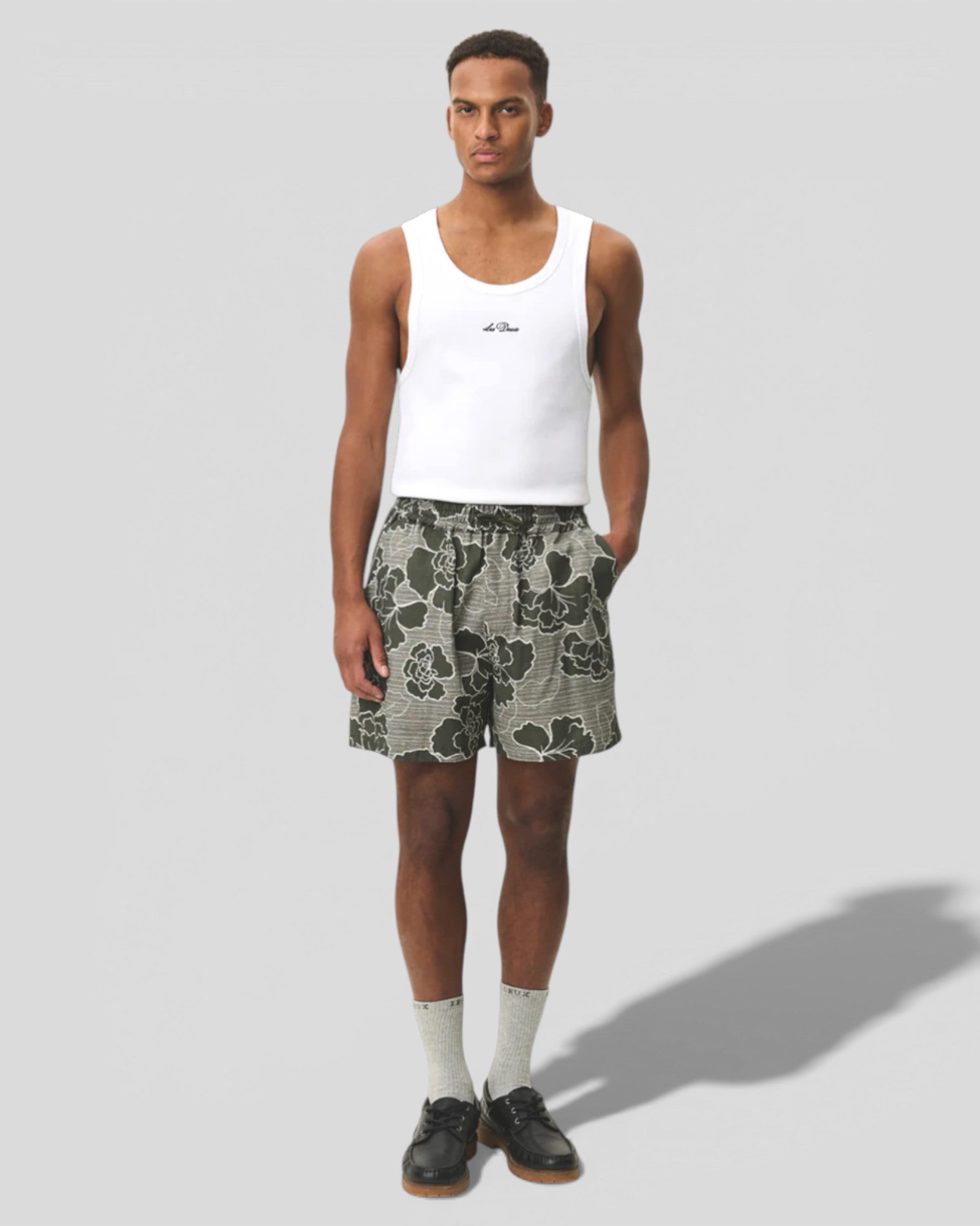 Les Deux || Charlie Poppy AOP Shorts - Olive Night Les Deux