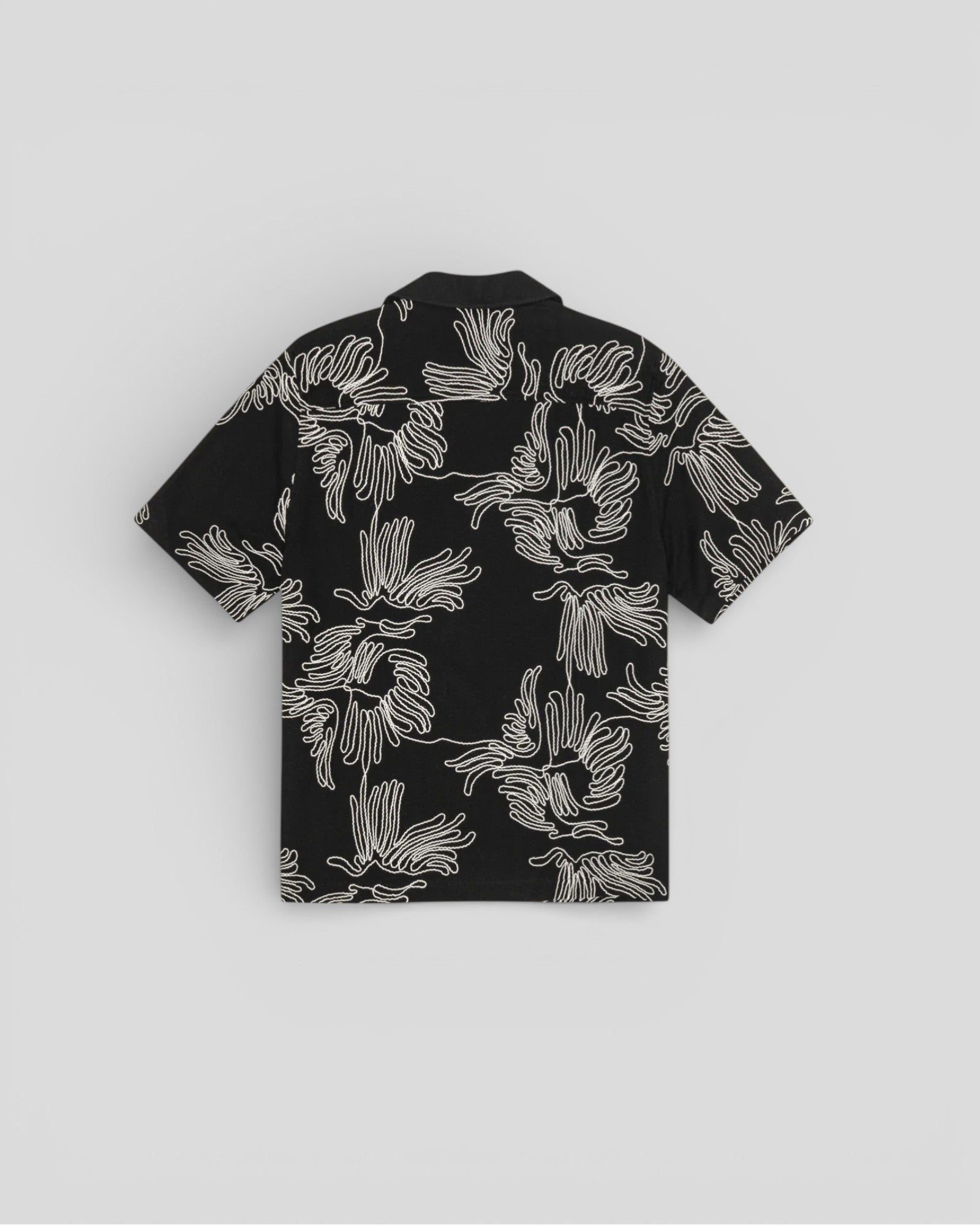 Les Deux || Liam AOE Flower SS Shirt - Black Les Deux