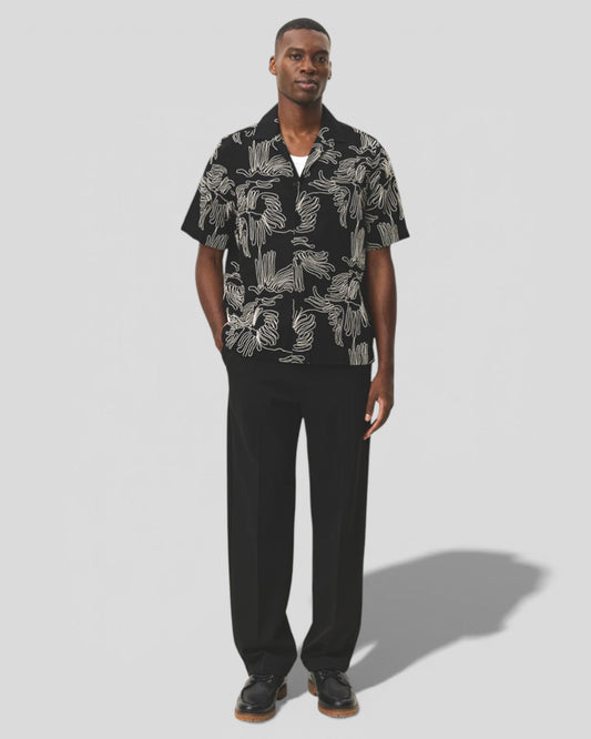 Les Deux || Liam AOE Flower SS Shirt - Black Les Deux