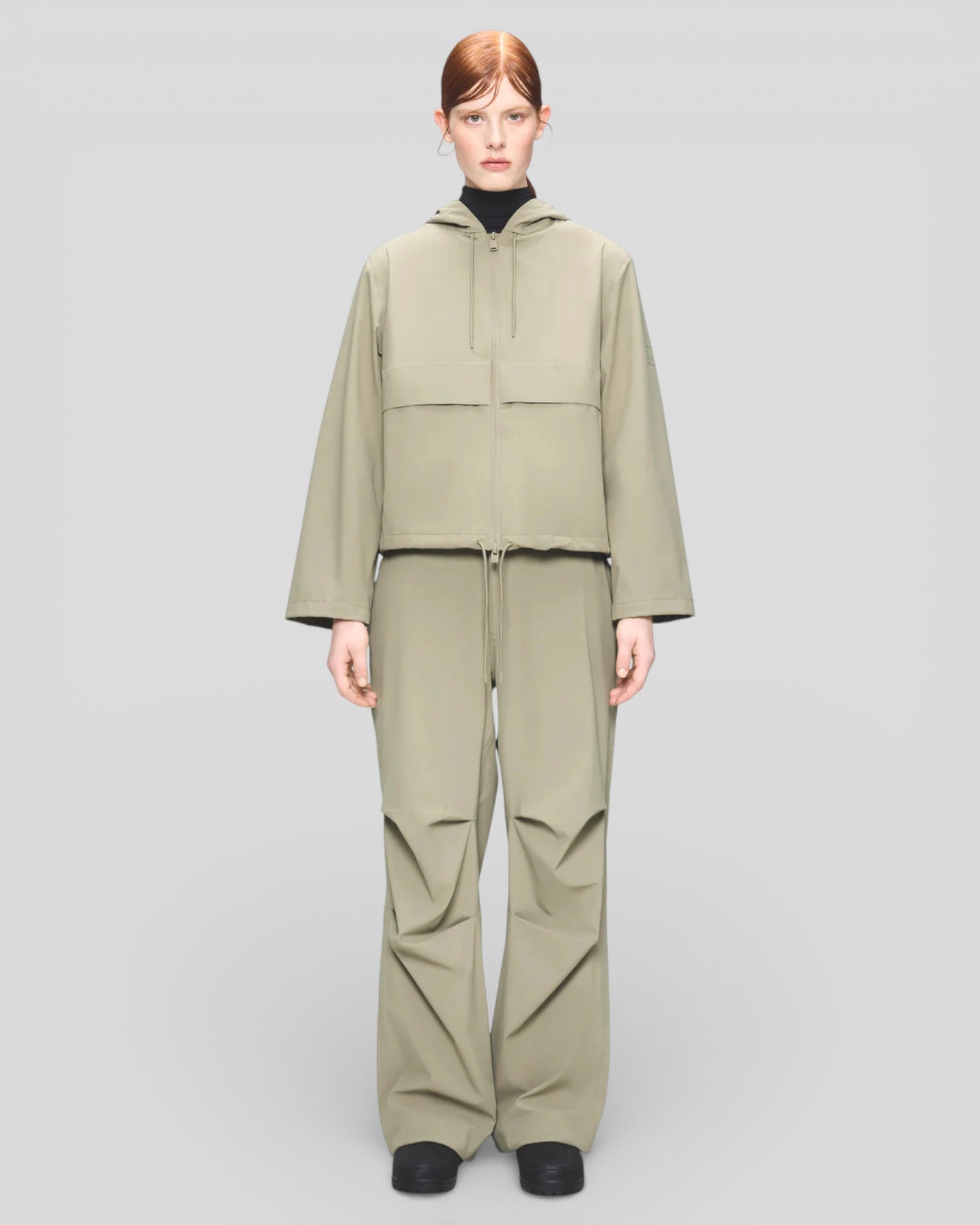 Rains || Suva Hardshell Short String W Jacket - Beige Rains