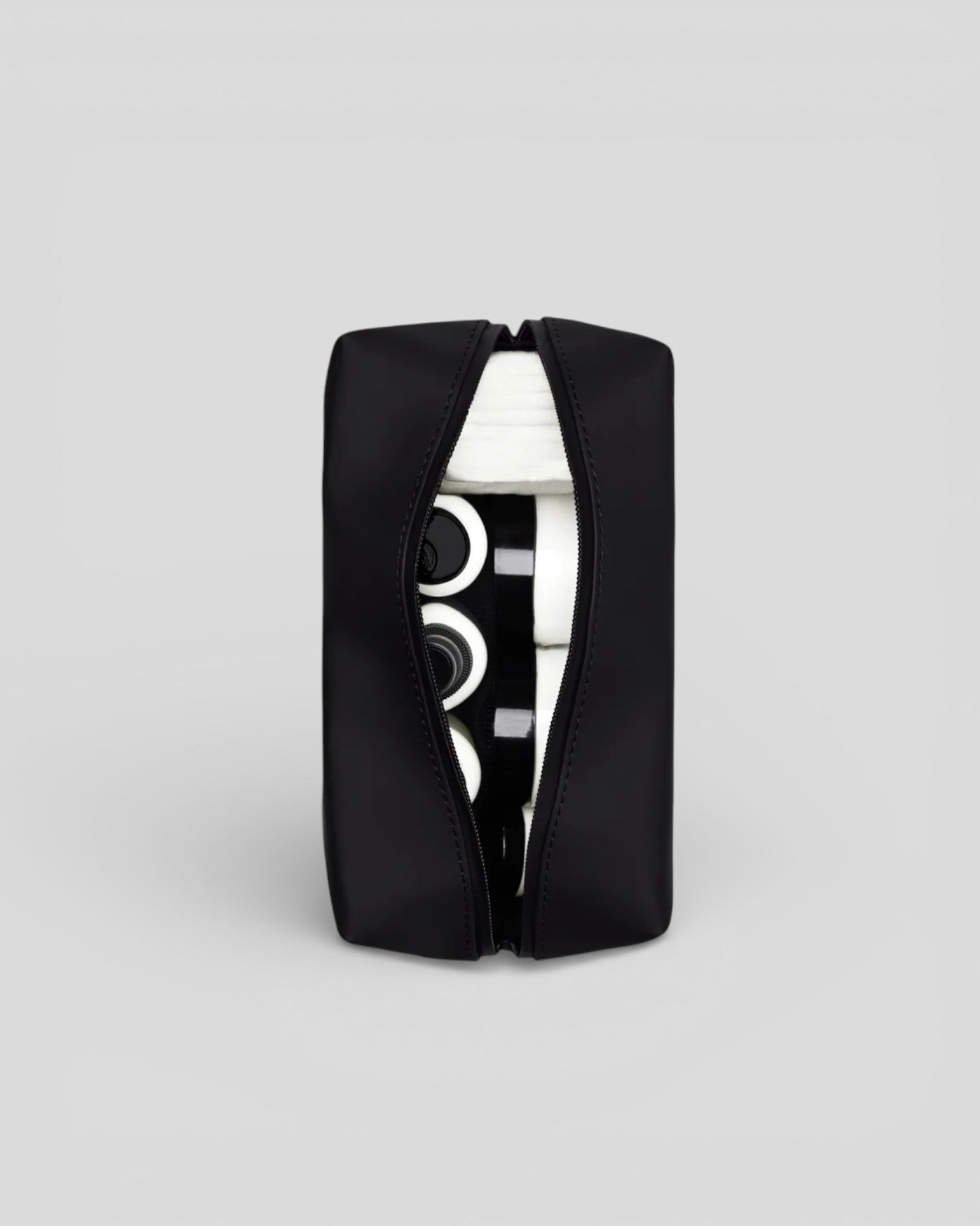 Rains || Wash Bag Zip - Black Rains