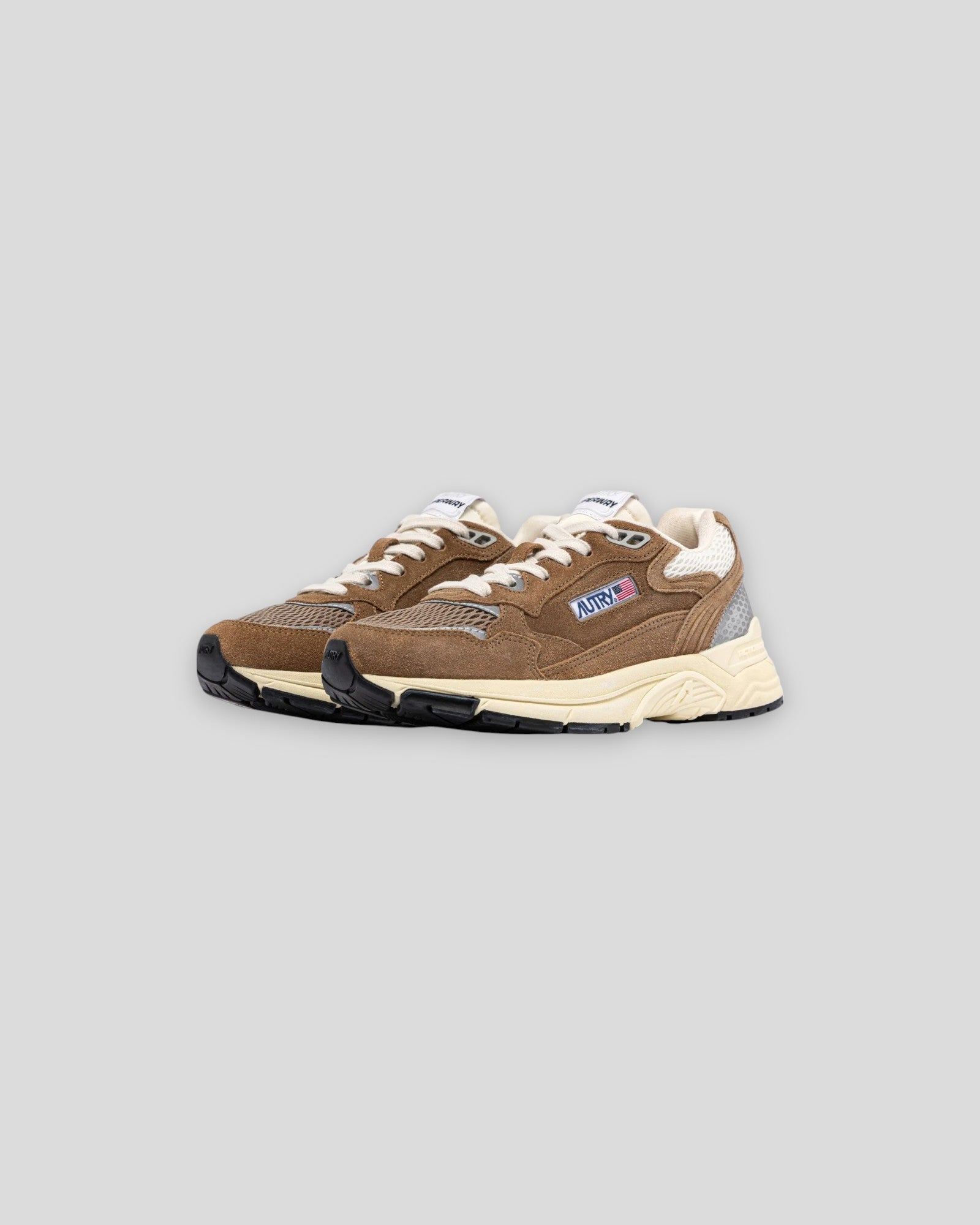 Autry || Hyperway Low Man - UM04 Suede / Mesh Cigar / Silver Autry