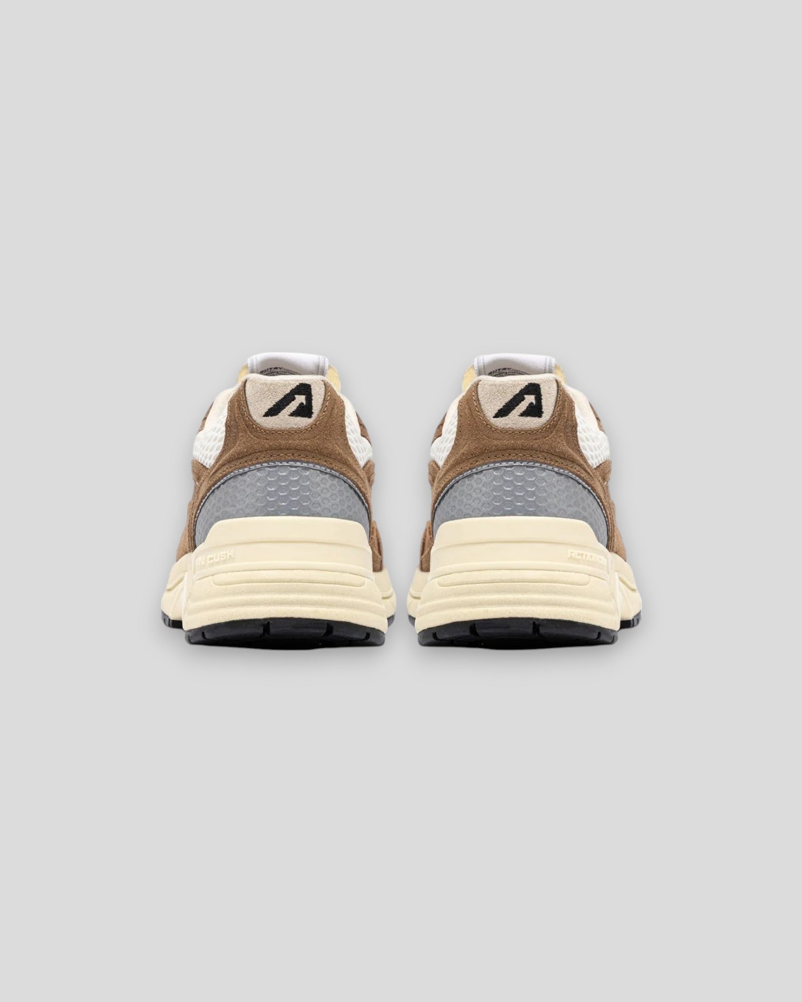 Autry || Hyperway Low Man - UM04 Suede / Mesh Cigar / Silver Autry