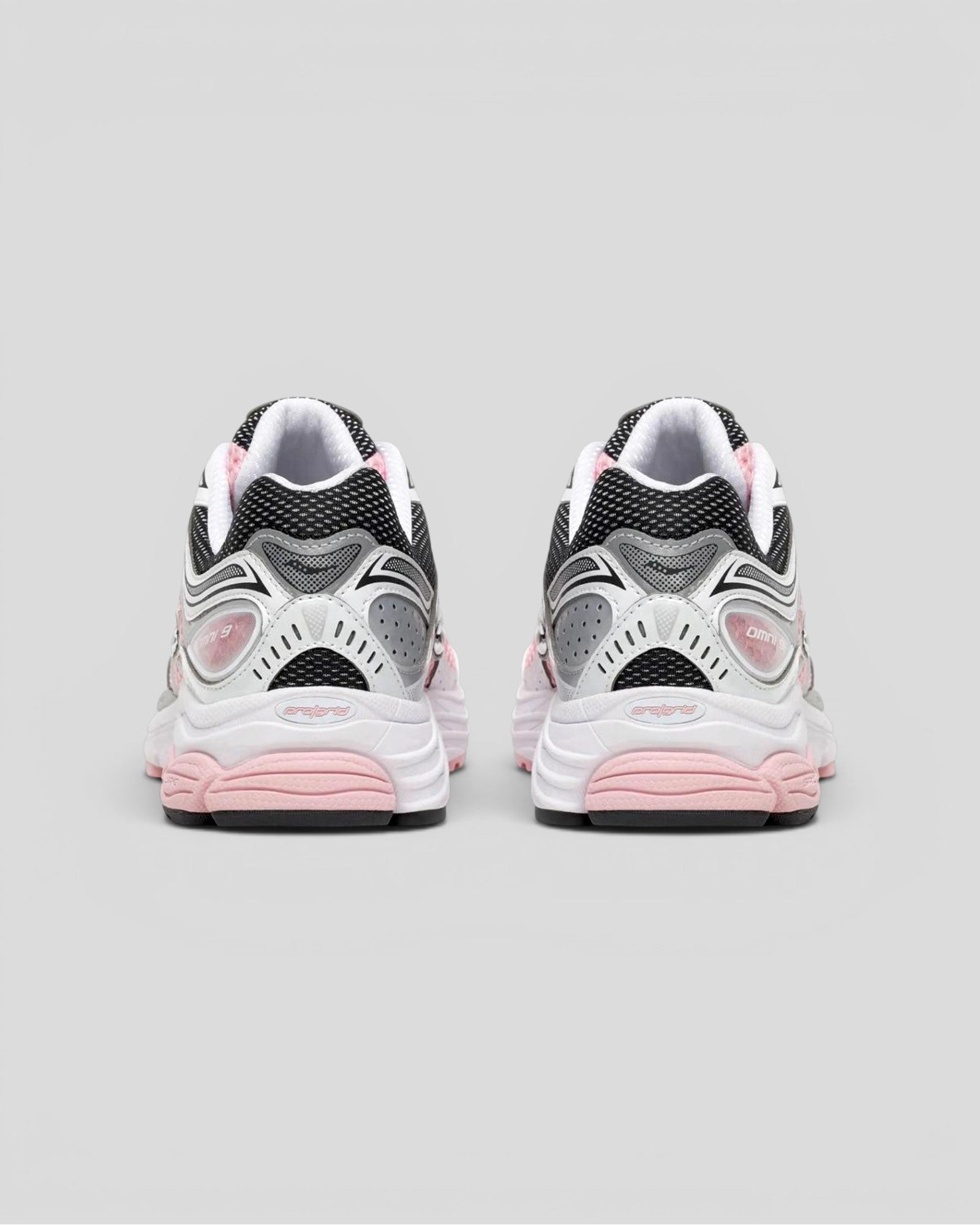 Saucony || Progrid Omni 9 - White/ Touch Saucony