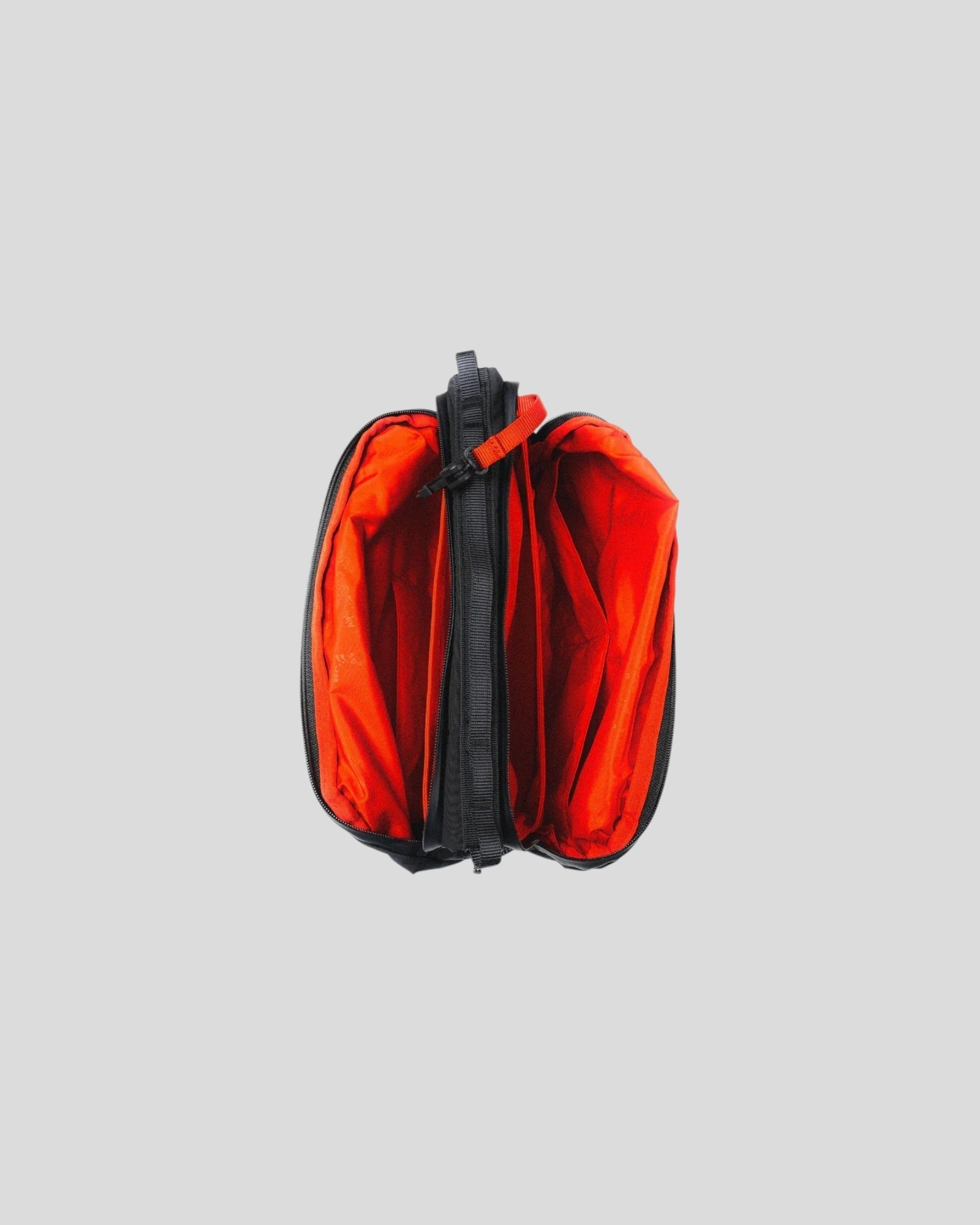 Topologie || Bottle Sacoche Large - Black Sateen Topologie