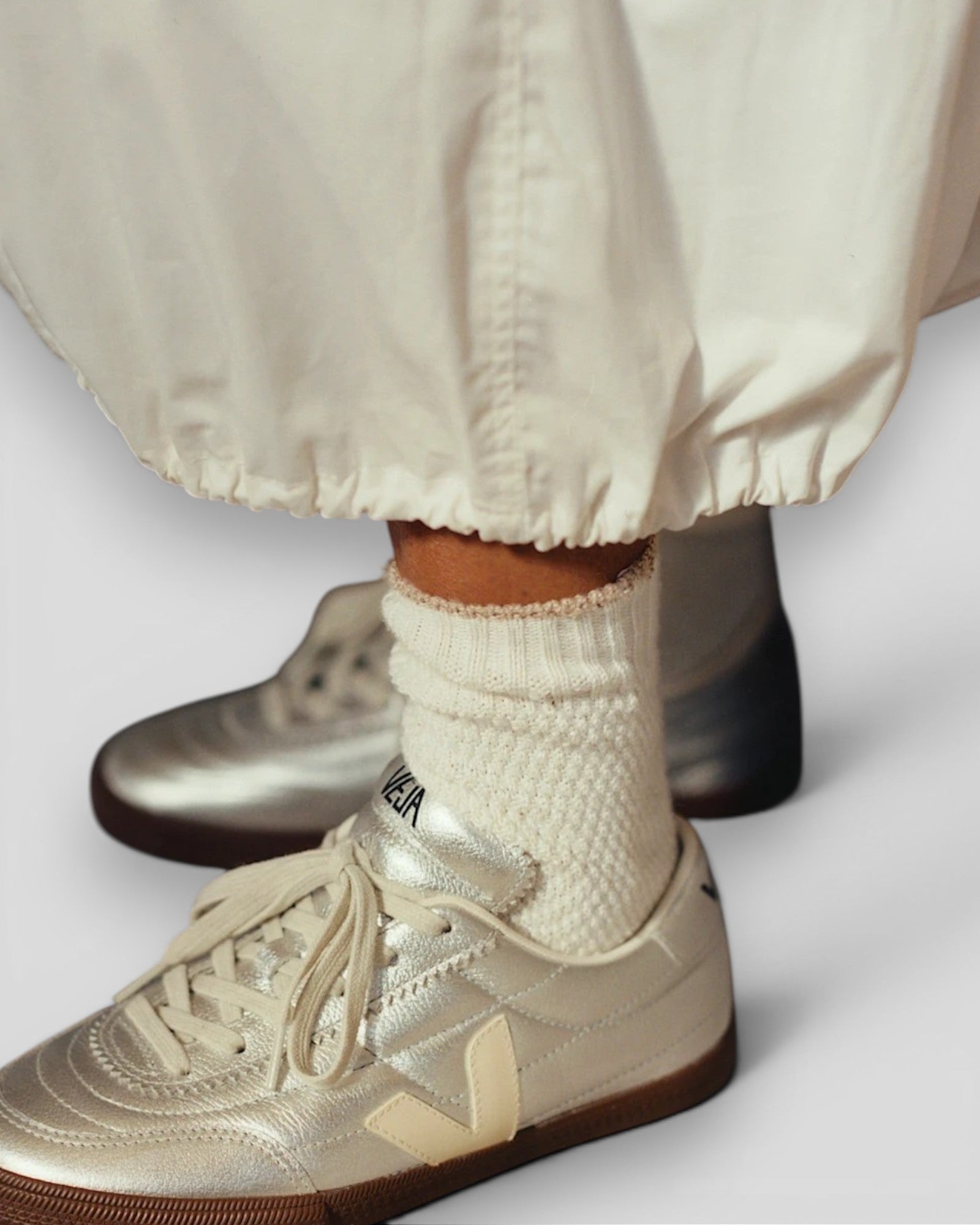 Veja || Panenka O.T Leather - Silver Pierre Bark Veja