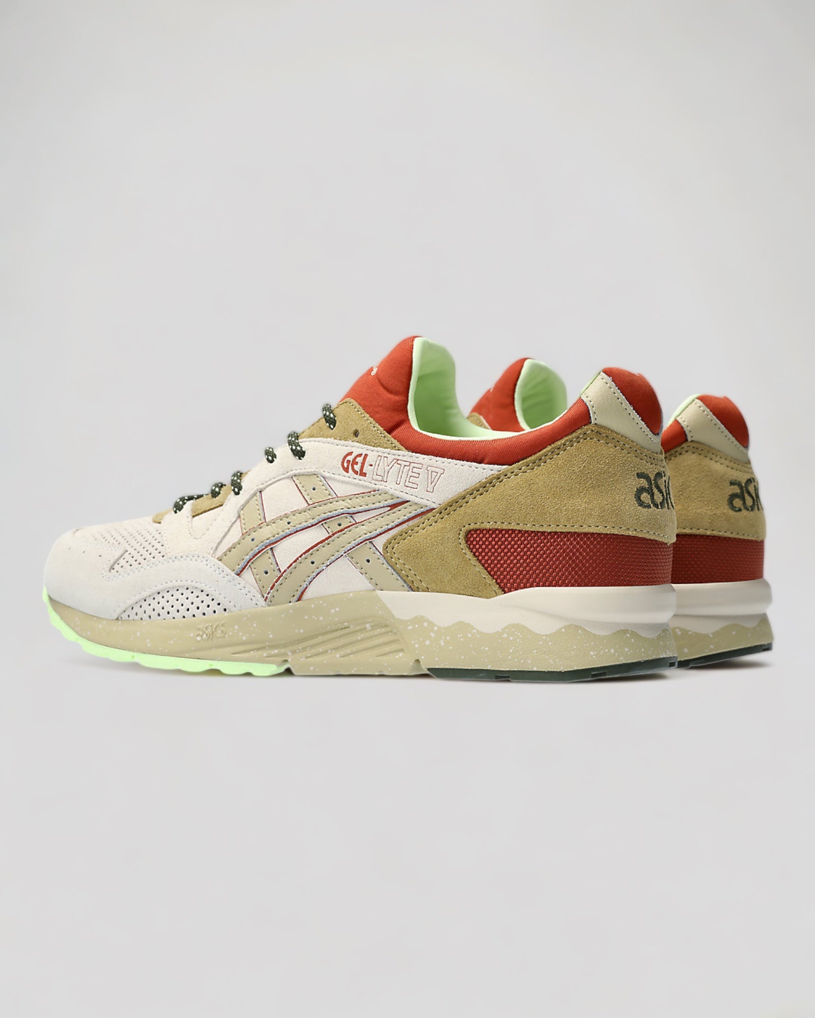 Asics || Gel Lyte V - Cream/ Sand Asics